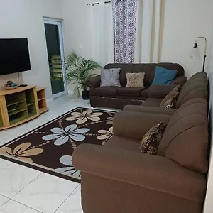  Apartment Lovely 2 Bedroom C̅ Netflix Across National Stadium Jamaica